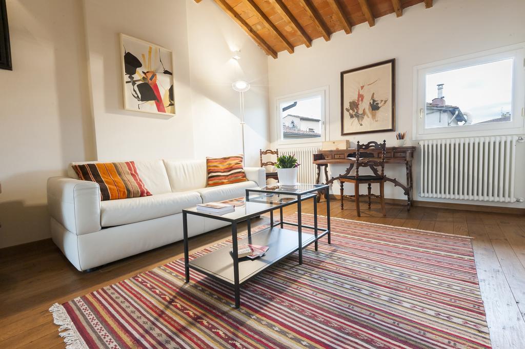 Poet's Santo Spirito Apt. Firenze